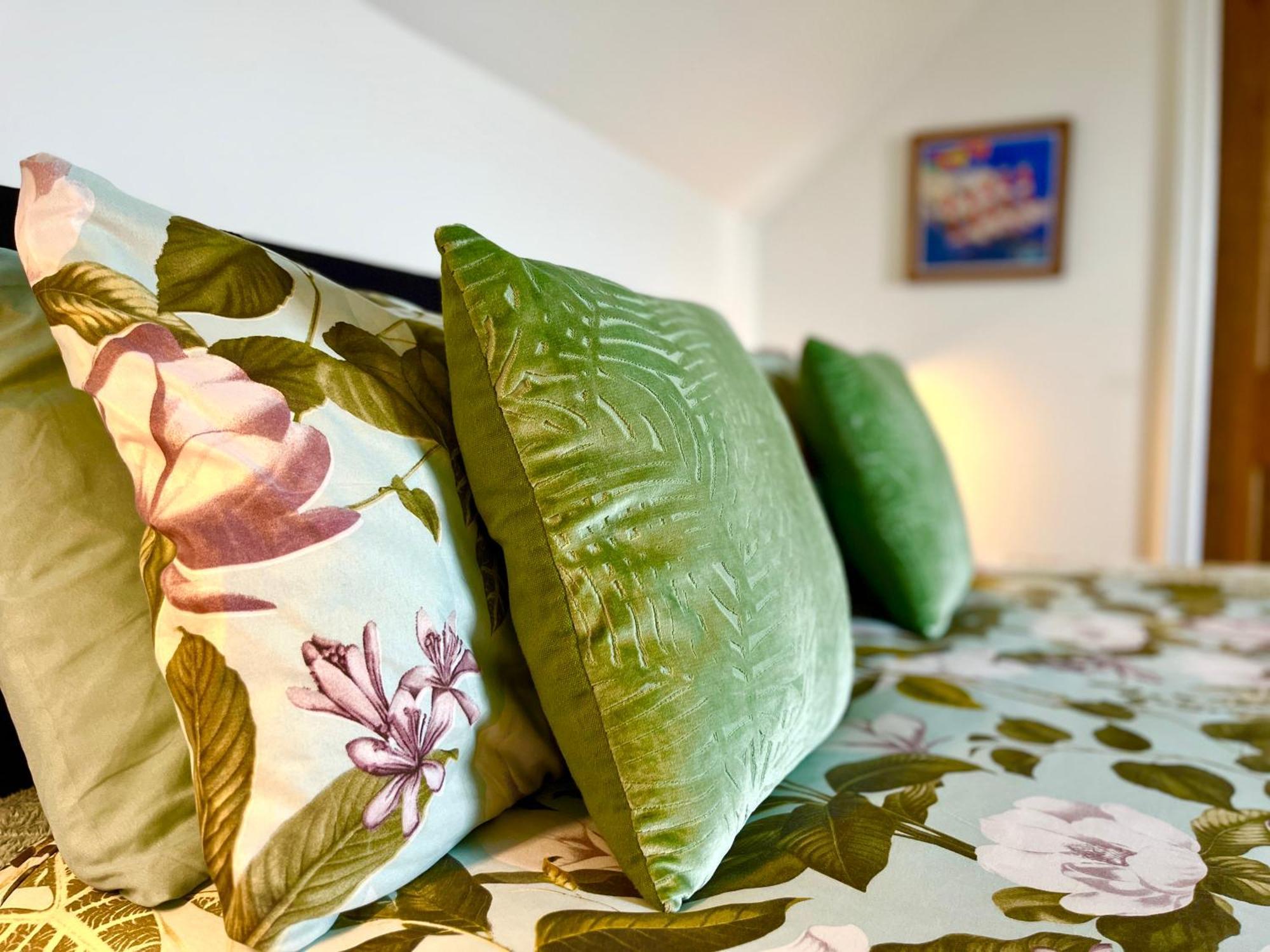 Trossachs Barn & Cabin - Boutique B&B Port Of Menteith Esterno foto